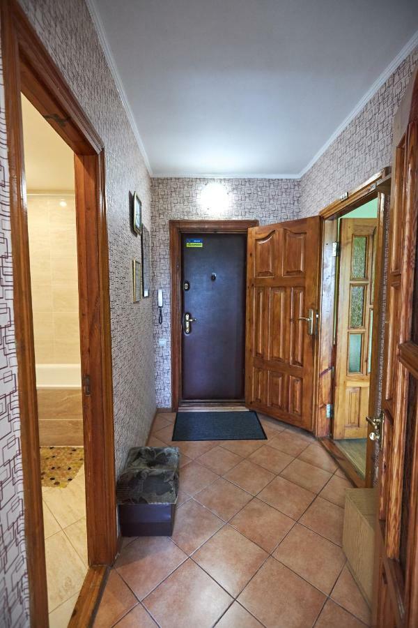 Babylon Apartments On Kievskaya Street リウネ エクステリア 写真